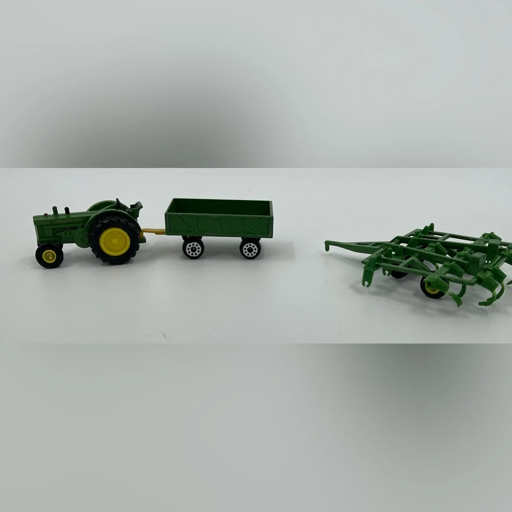 Ertl & Zee Toys John Deere 3 pc Mini Tractor Set  1268Q00 Plow Disc Wagon **READ